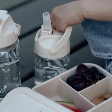 Gertuvė vaikams Bitutės, 350 ml ir vaikiška rankytė