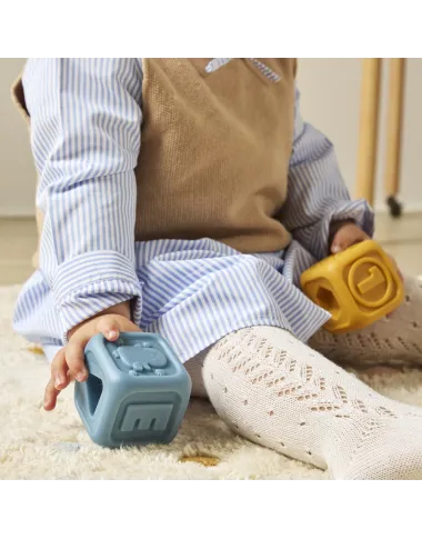 Miniland minkštos silikoninės sensorinės kaladėlės kūdikiams.