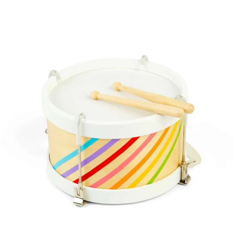 Medinis būgnas su vaivorykštės juostomis ir būgneliais.