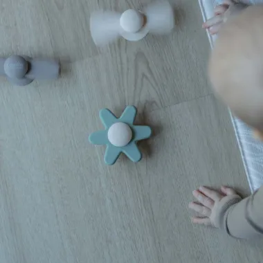 Lavinamieji suktukai kūdikiui su besisukančiais elementais