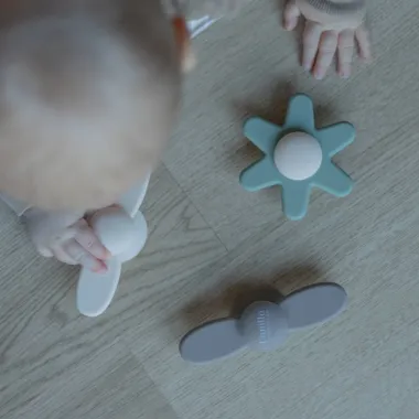 Silikoniniai sukamieji žaislai kūdikiams su vakuumu